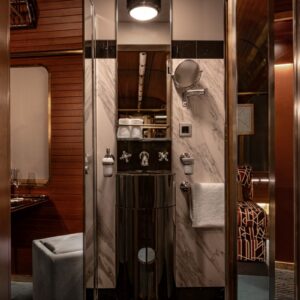 Voyagealitalienne Dolce Vita Orient Express Deluxe Cabin Bathroom